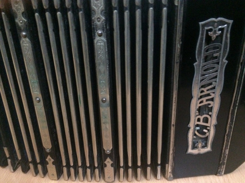 Bandoneon Cromatico Cb Arnold Negro Estuche Cuero (Usado)