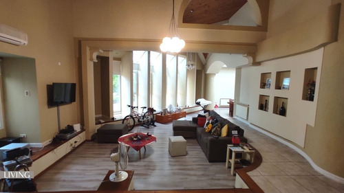 Imagen 3 de 18 de Casa Grande Venta En Monte Grande