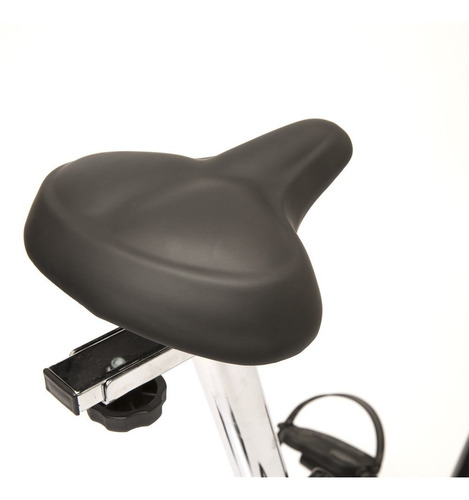 Imagen 8 de 11 de Bicicleta fija Reebok Jet 100 tradicional color blanco y negro