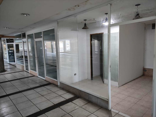 Local En Venta Ubicado En El C.c Vasconia Los Teques El Tambor. Rz