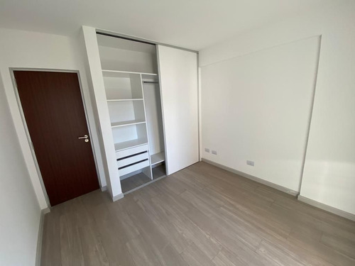 Imagen 7 de 12 de Departamento En Venta De 1 Dormitorio C/ Cochera En Pichincha
