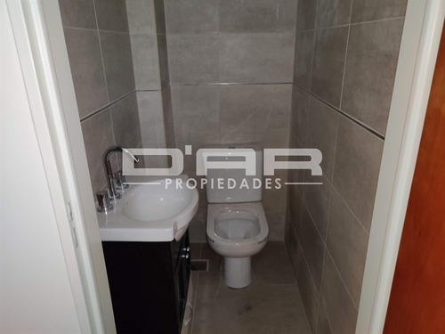 Imagen 4 de 14 de Amplio Y Luminoso 2 Amb, Con 2 Baños ****y 2 Patios**** Cochera Opcional - Pieres 900