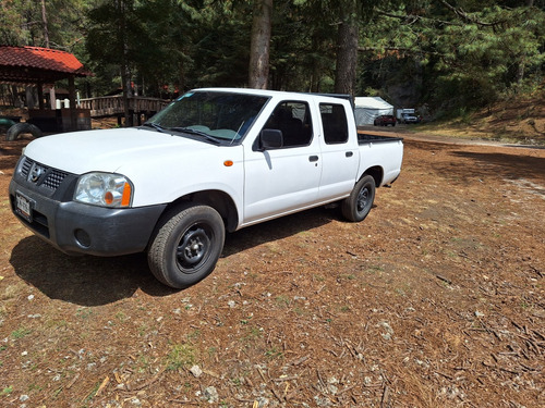 Nissan NP300 2.4 Doble Cabina Típica Mt