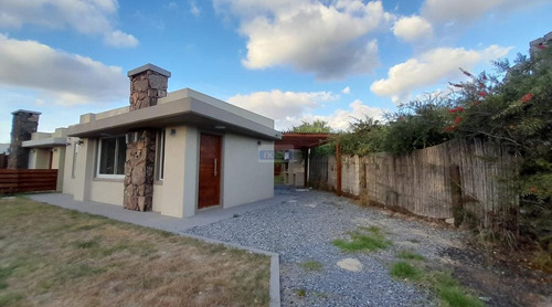 Casa En Venta En Barrio  Pueblo Arena 