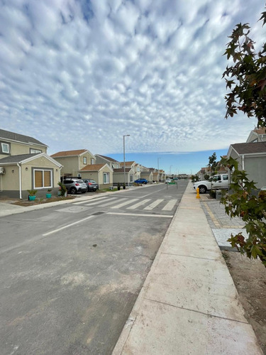 Se Arrienda Casa Nueva Aislada 3d+3b Cond. Sta Herminia Iii