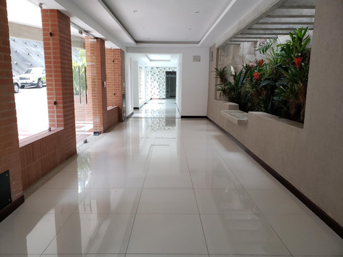 Alto Hatillo Espectacular Vista Pozo De Agua Calle Privada Vigilancia Edificio Nuevo Pisos De Mármol Cocina Ciao Cucine 180mts 4h/4b/ Exclusivo Edificio Nuevo 2 Puestos En Sótano Maletero