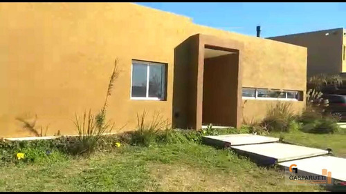 Imagen 5 de 15 de Casa En 1 Planta En Venta En El Cantón Islas, 4 Ambientes!