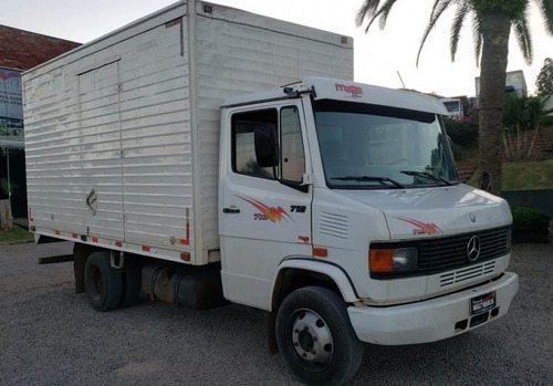 Imagem 3 de 15 de Mercedes Benz 710 - Baú 4.50m