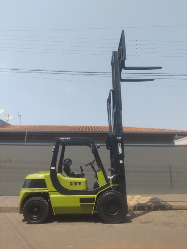 Empilhadeira Clark 4,5t * Diesel Com Deslocador * 2009