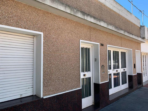 Casa En Venta - 3 Dormitorios 2 Baños - 430mts2 - Coronel Suarez