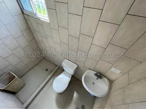 Maria Elena Latouche Te Ofrece En Venta Excelente Penthouse Cuenta Con Pozo Terrazas De San Diego. Mels 24-14795