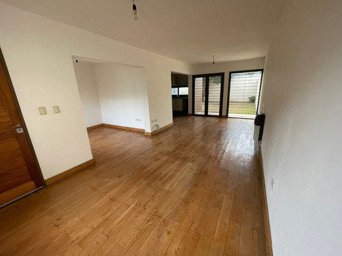 Alquiler Duplex 2 Dorm Con Escritorio B° Lomas Del Chateau.