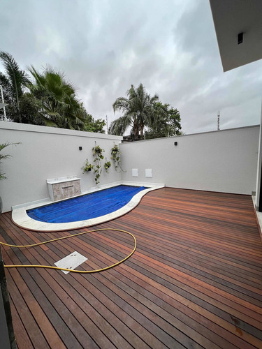 Imagem 12 de 21 de Casa Semi Mobiliada Com 03 Suítes Em Sínop