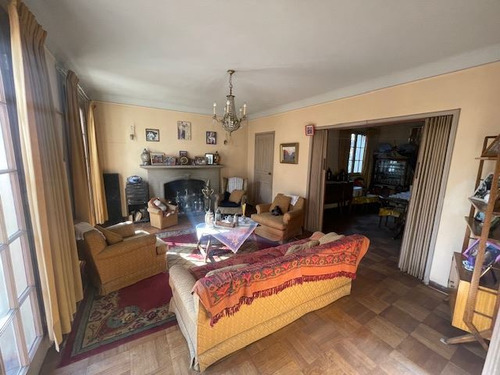 Casa En Venta De 4 Dorm. En Ñuñoa