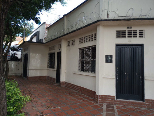 Se Vende Hermosa Casa Esquinera De 176 Mt2 En El Barrio Calixto De Neiva, De Un Solo Piso, Perfecta Para Uso Residencial O Comercial