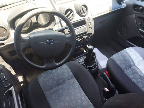 Ford Fiesta 1.0 Rocam Hatch 8v Flex 4p Manual