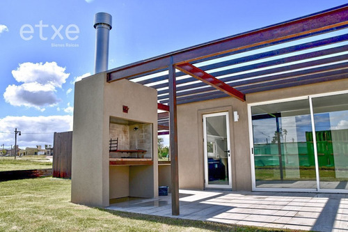 Casa En Venta En Miradores De La Tahona