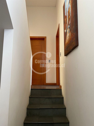 Casa En Arriendo De 4 Dorm. En Las Condes
