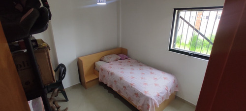 Imagen 9 de 11 de Se Vende Apartamento En Res. Pomarrosa, Paraparal (gla-1101)