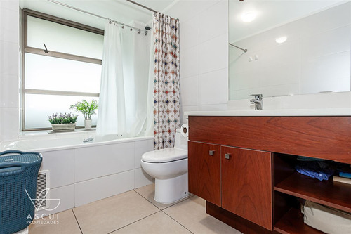 Amplio Departamento En Venta De 3 Dorm. En Las Condes
