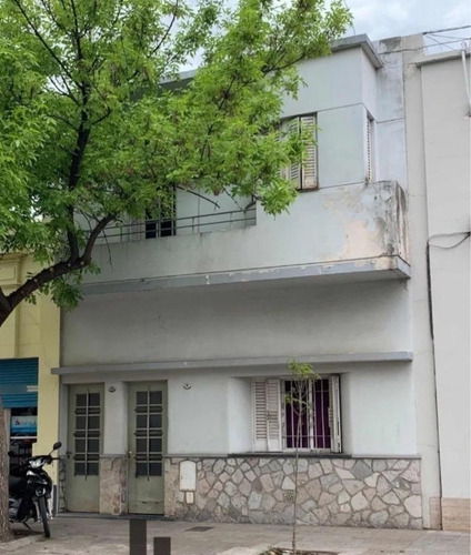 Casa En Venta - 5 Dormitorios 2 Baños - Cochera - 166mts2 - Bahía Blanca