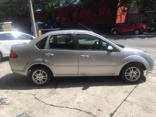 Imagem 6 de 14 de Ford Fiesta Sedan 1.6 (flex) Flex Manual