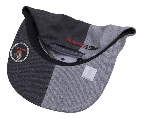 Imagen 2 de 6 de Gorra Mitchaell & Ness De Chicago Bull Nueva Original