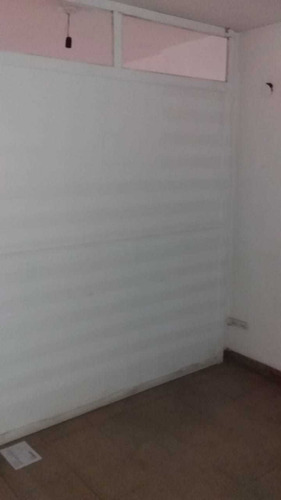 Imagen 3 de 11 de Venta Oficina Complejo Santo Domingo Con Balcon- Barrio Centro
