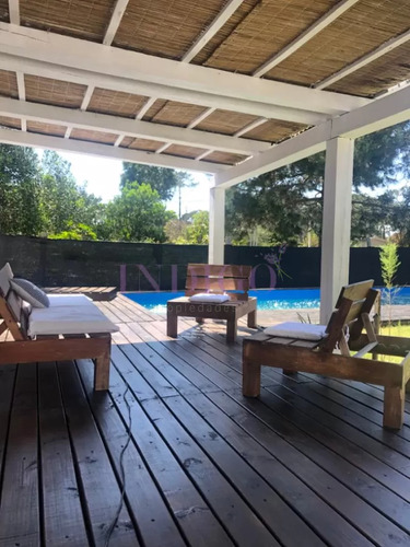 Casa Venta En Montoya, 5 Ambientes.
