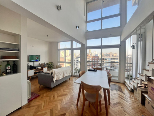 Venta Duplex De Un Dormitorio Con Terraza Exclusiva Y Cochera. Zona Centro, Rosario. Apto Crédito.