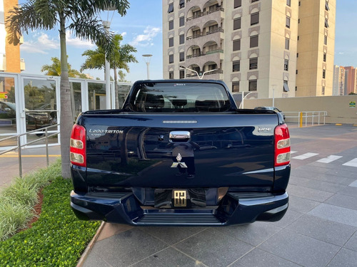 Imagem 5 de 13 de Mitsubishi L200 Triton 2.4 16v Turbo Diesel Sport Hpe Cd