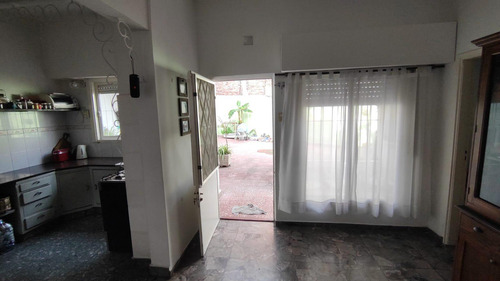 Casa Con Local En Venta