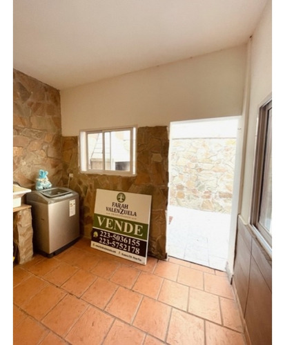 Venta Hermosa Casa En Ph 4 Amb. Patio Con Parrilla. Garage.permuta