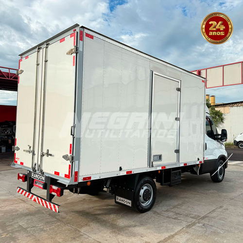 Iveco Daily 35-160 Cs Baú Completa 2023 Muito Nova 14881km