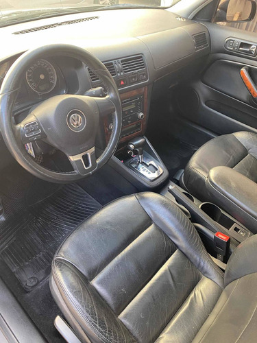 Imagen 7 de 9 de Volkswagen Bora 2014 1.8 Highline T Tiptronic Cuero