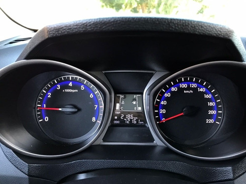 Imagem 4 de 10 de Hyundai Hb20 2017 1.0 Comfort Plus Flex 5p