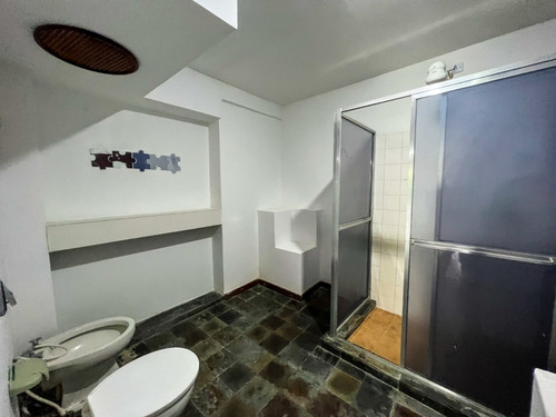 Casa Dois Andares 140 M/q Dentro De Clube Em Meio A Floresta