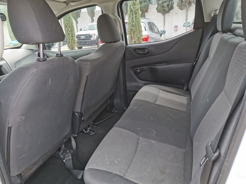 Imagen 8 de 12 de Nissan Np300 Doble Cabina S 5310