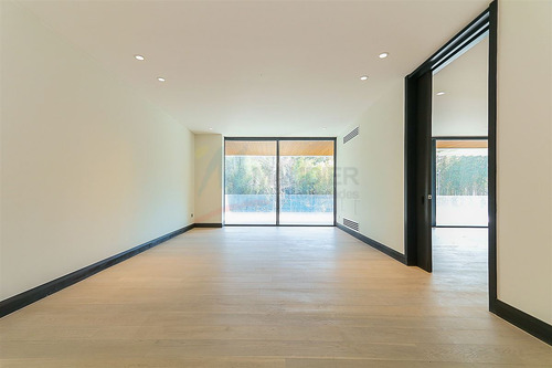 Departamento En Venta De 4 Dorm. En Las Condes