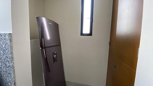 Departamento En Venta De 3 Habitaciones En Privada