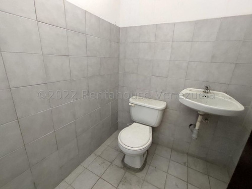 Imagen 2 de 12 de Galpon En Venta En Zona Industrial San Crispin Aragua 22-26986 Irrr