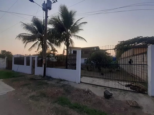 Jonathan Rodríguez Vende Casa En Las Morochas, San Diego Prc-053