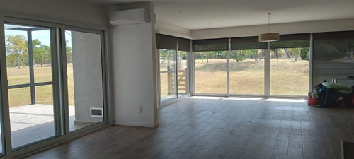 Imagen 1 de 19 de Hermosa Casa Con Gran Terreno En Barrio Privado Carmel