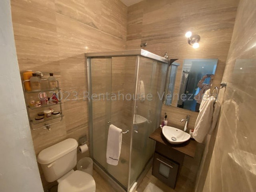 Amplia Y Luminosa Casa En Venta En Bosques De La Lagunita