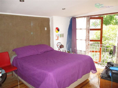 Casa En Venta De 3 Dorm. En La Reina