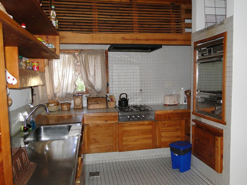 Imagen 6 de 11 de Casa Centrica A 3 Cuadras Del Lago Lacar. Ideal Inversión.