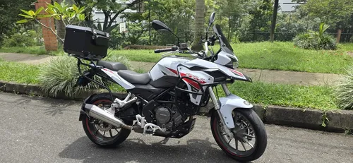Vendo Moto Benelli Trk251 Color Blanca Modelo 2022