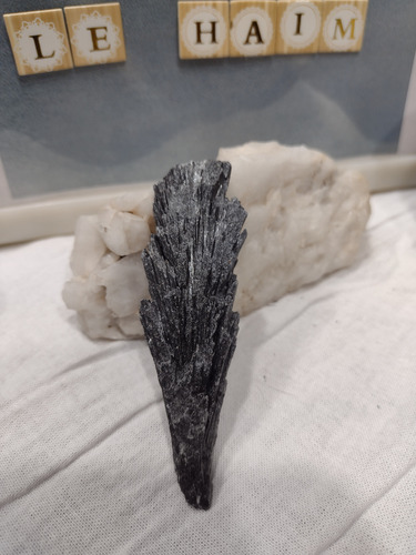 Cianita Negra Escoba De Bruja (26grs8.5cm) Limpieza Y Protec Negra