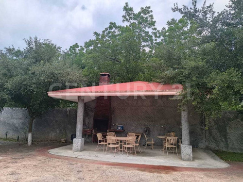 Quinta En Venta En Hacienda San Isidro, Cadereyta