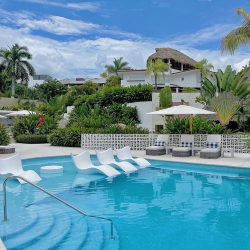 Villa De Lujo En Venta Pegada A La Playa, Kovay Gardens